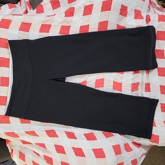 Lululemon Reversible Wide Leg MidRise Leggings - Size 4 - Picture 1 of 4